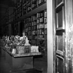 Libri alluvionati nella sala periodici della BNCF