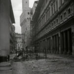 Piazzale degli Uffizi. Alluvione Firenze 1966